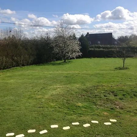 ベッド・アンド・ブレックファスト L'annexe Saint-Étienne-la-Thillaye